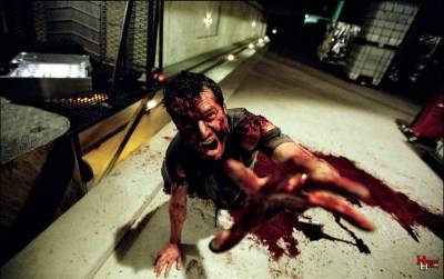 Обитель зла (2002)