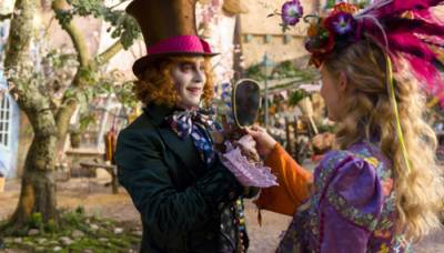 Алиса в Зазеркалье 2016